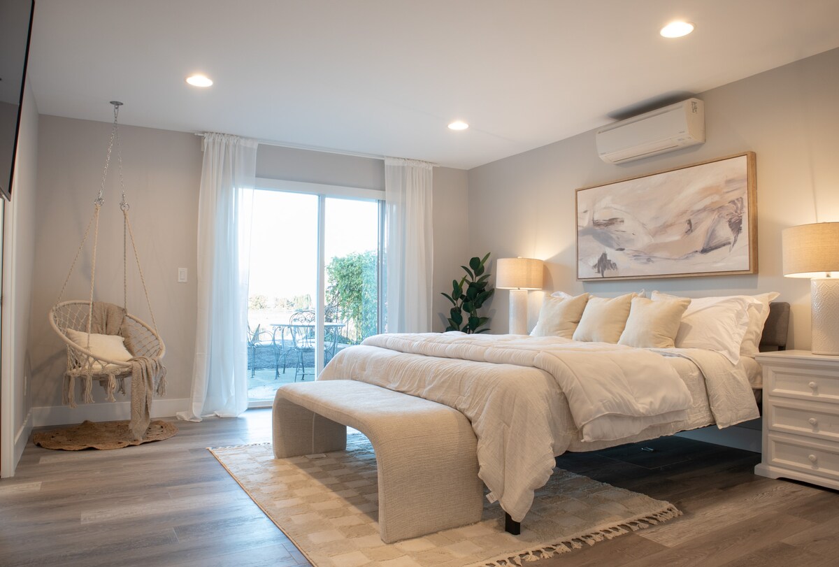 Bedroom at Horseshoe Lake House